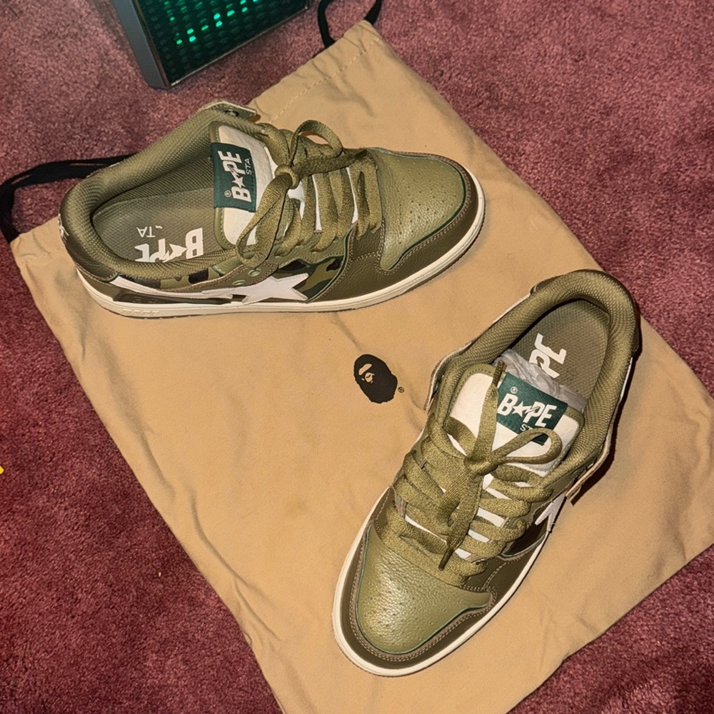 slightly worn (bathing ape)